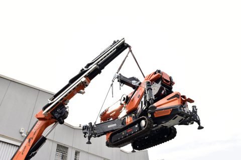 Useita nosturin nostopisteitä