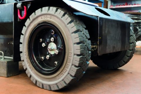 Ulko- ja sisäkäyttöön sopivat pyörät